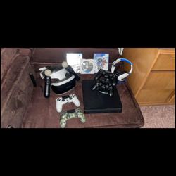 PS4 + VR + Games + Headset + Controllers