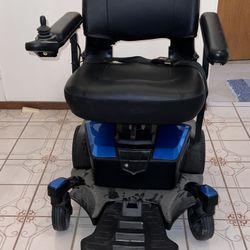 Pride Go Chair (Blue Accents)