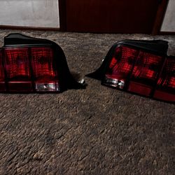 2005-2009 mustang GT tail lights 