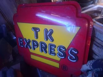 These signs , there's two of them , the t express brand new polyglare , bubbled out five hundred