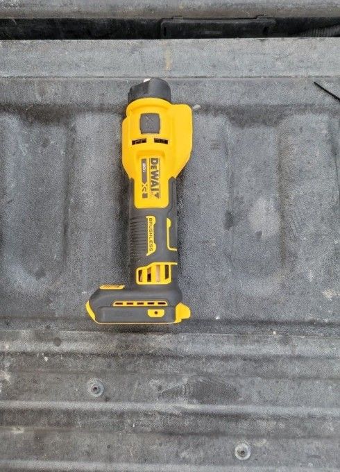 DEWALT 20V XR BRUSHLESS CUT-OUT TOOL
