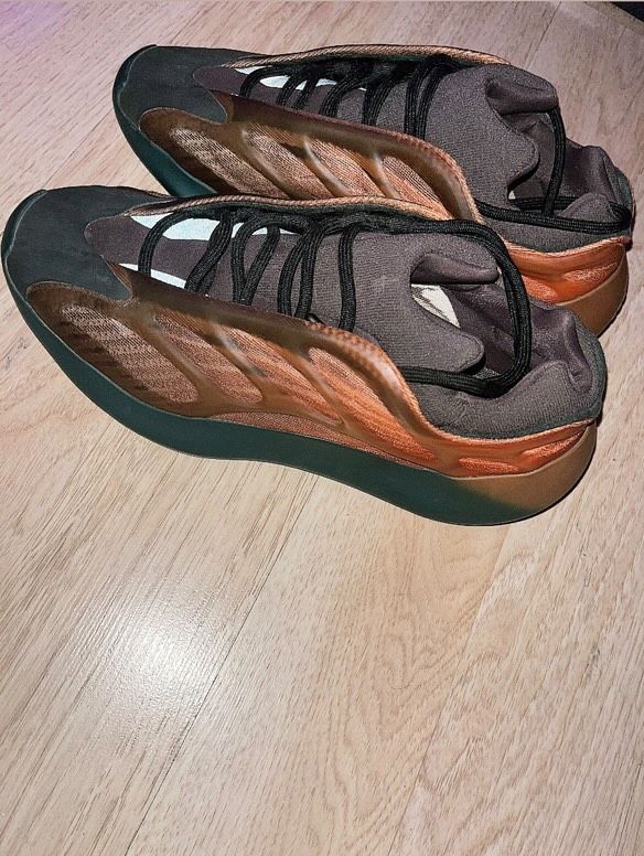yeezy 700 copper