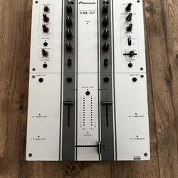 Pioneer DJM 707 DJ mixer