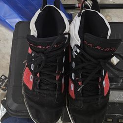 Air Jordan Retro Basketball Shoes – Size [11] – $25