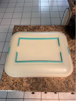 Tupperware rectangular cake dessert carrier