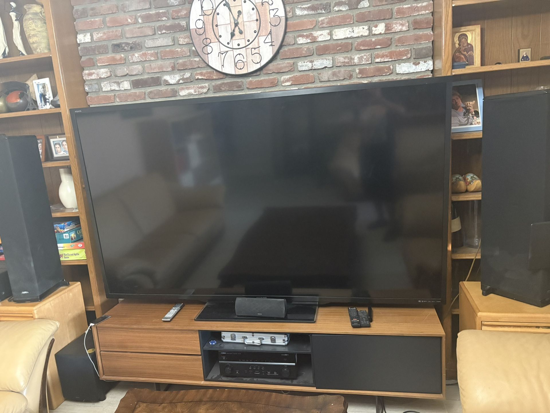 Sharp 90" LC-90LE657U Aquos Full Hd Led Smart 3d Tv LC90LE657U