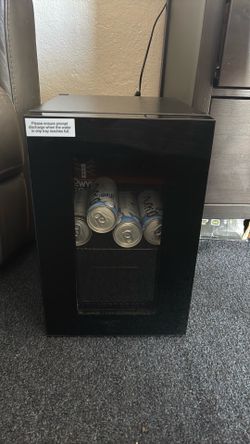 Mini Fridge / Beverage Cooler