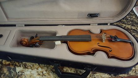 1/4 child's violin