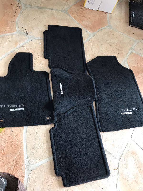 Tundra Toyota Floor Mats original carpet Platinum for Sale in Miami, FL