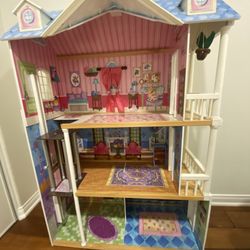 Beautiful Dollhouse - Good Condition + Furniture Included