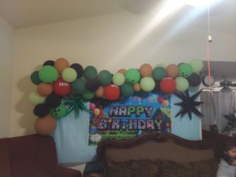 Minecraft birthday party backdrop/set up