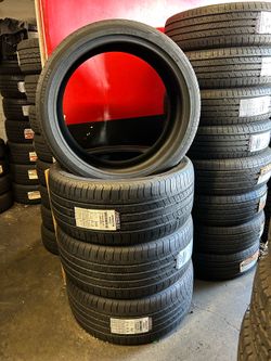 Vendo set de llantas 305/35ZR24 marca ARISUN