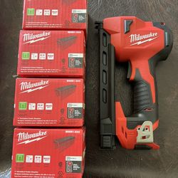 Milwaukee M12 Cable Stapler With Staples