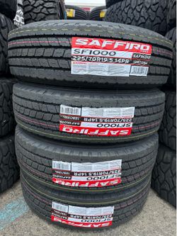 🚨🚨vendo set de llantas Lt 225 70 19.5 Safiro tires
