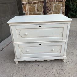 Dresser 2 drawers