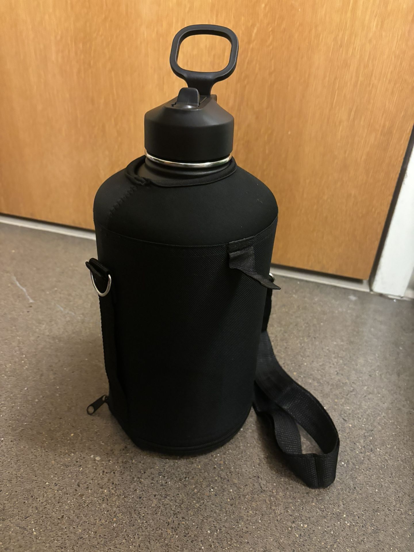 Black Gallon Hydro Flask w/fabric case