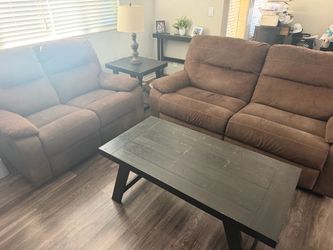 Complete living room set.  $400.00 OBO