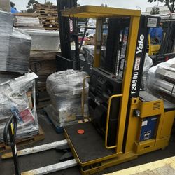Yale Order Picker Lift 