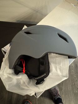 Ski helmet + goggles (small)