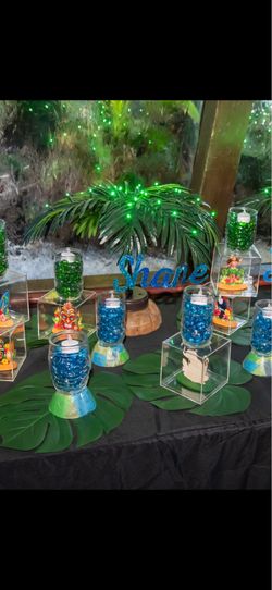 Table top palm tree decor