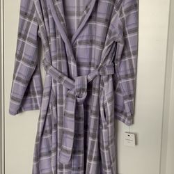 Bathrobe - NWT, soft & warm