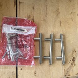 Cabinet Handler 