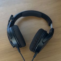 Hyper X black headphones