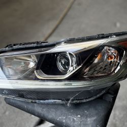 2017 Honda Accord.  LH Head Lamp 