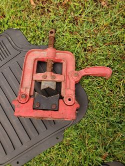 pipe clamp or vise