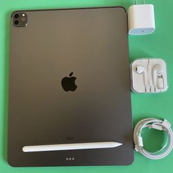 Apple IPad Pro 12.9” 4th Generation (2020 Model/ Face ID/Liquid Retina) 128GB with pen, keyboard case & Accessories 