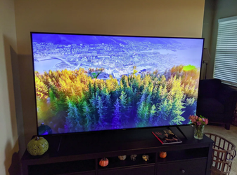 Hisense U8K IMAX  TV 85 Inch - Almost New