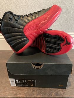 Jordan 12 FLU GAME