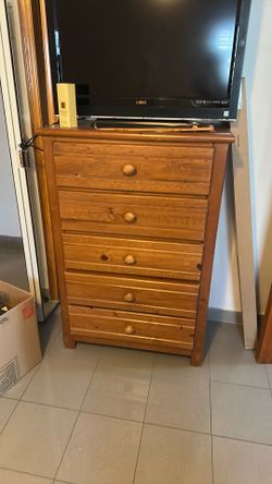 Dresser and 2 night stands