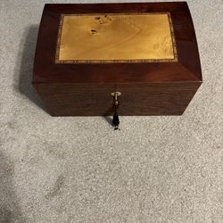 50 Cigar Humidor - Great Condition