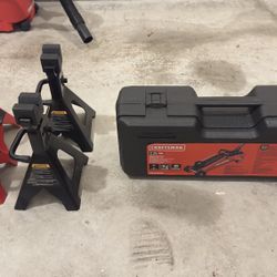 Craftsman 2.5 Ton Floor Jack + 4 3 Ton Jack Stands