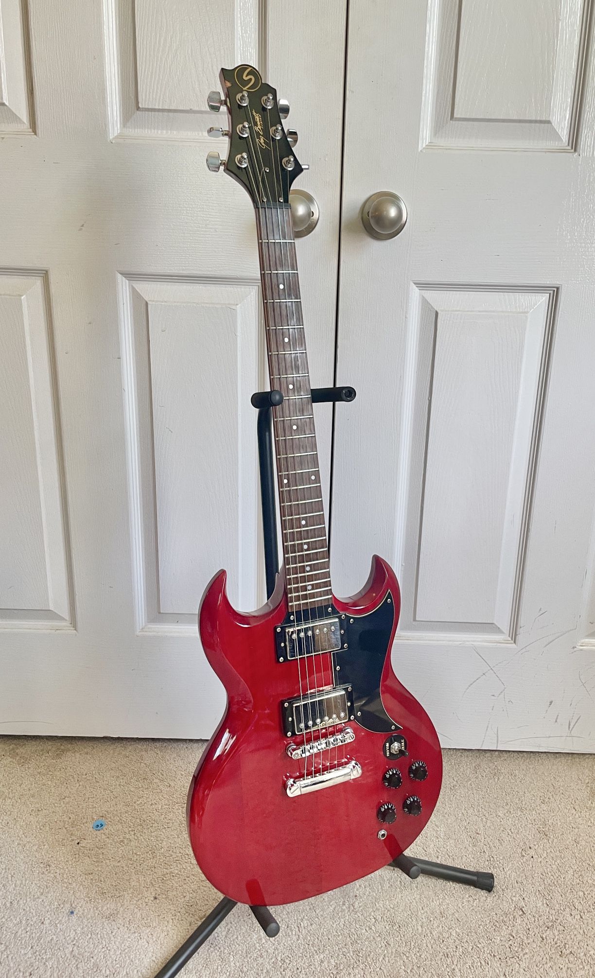 Greg Bennett SG guitar