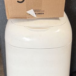 Diaper Genie With Refills