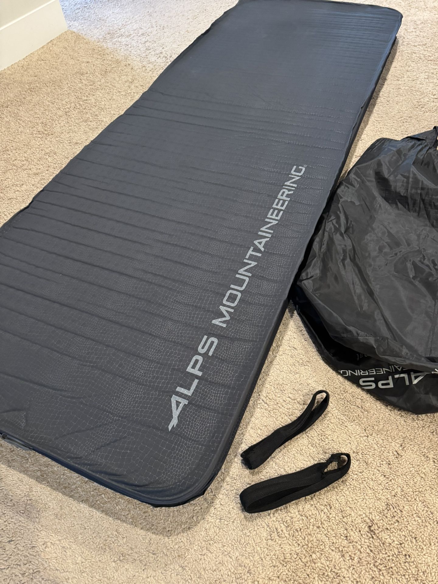 Alps Mountaineering Self Inflating Sleeping Pad Size Large