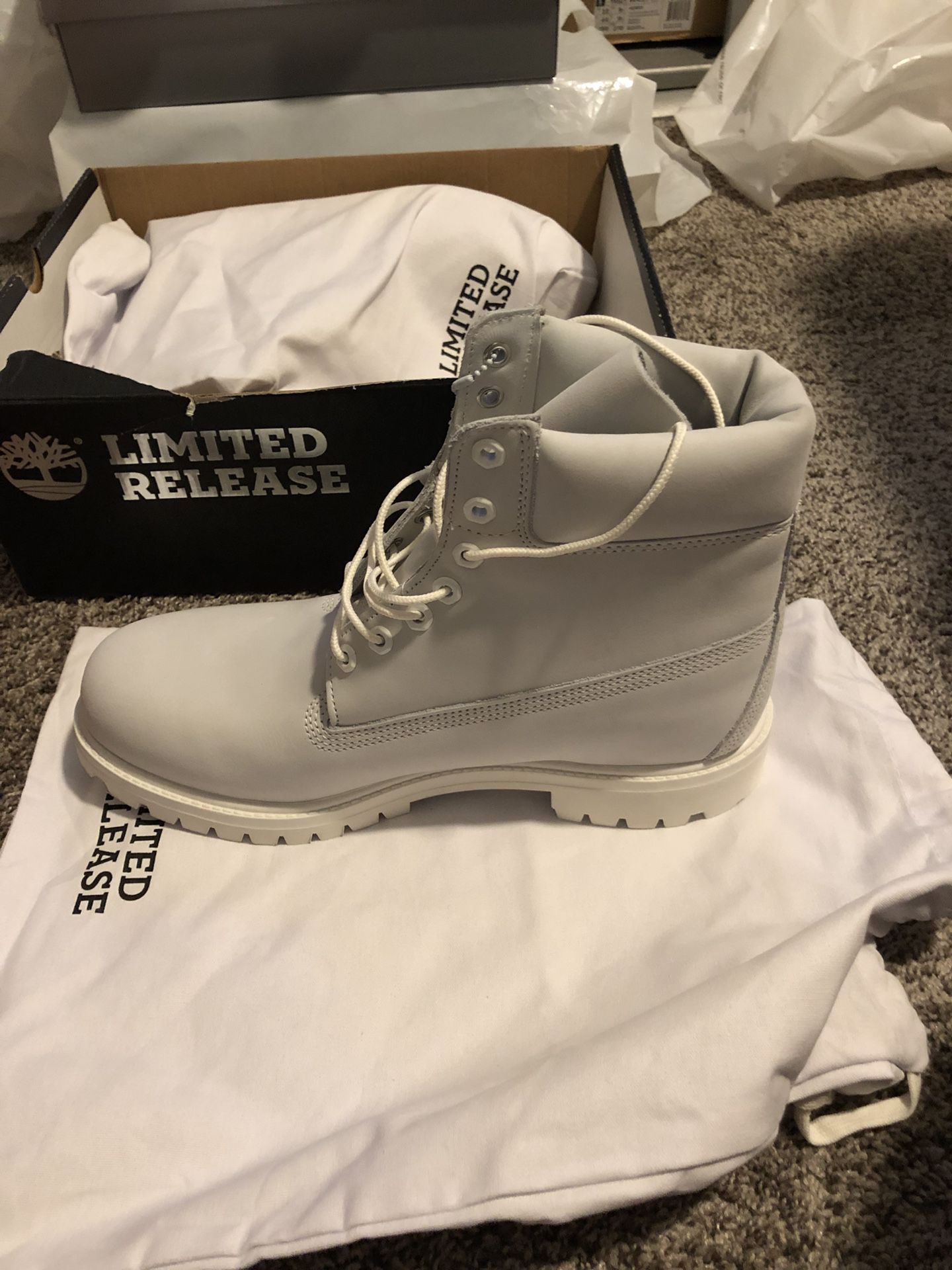 Brand NEW Limited Release Ghost White timberlands size 11