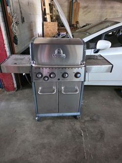 Broil King Baron S 440 Pro natrual gas stove with side burner