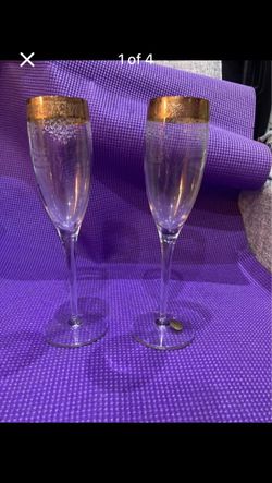 Lot of 2 new Champagne glasses, never used $5 both