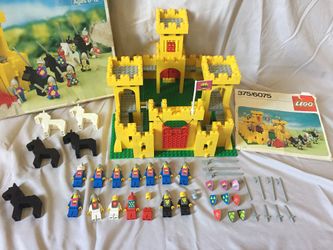 Yellow Castle Lego Castle LEGO Castle 375/6075 Mostly Complete