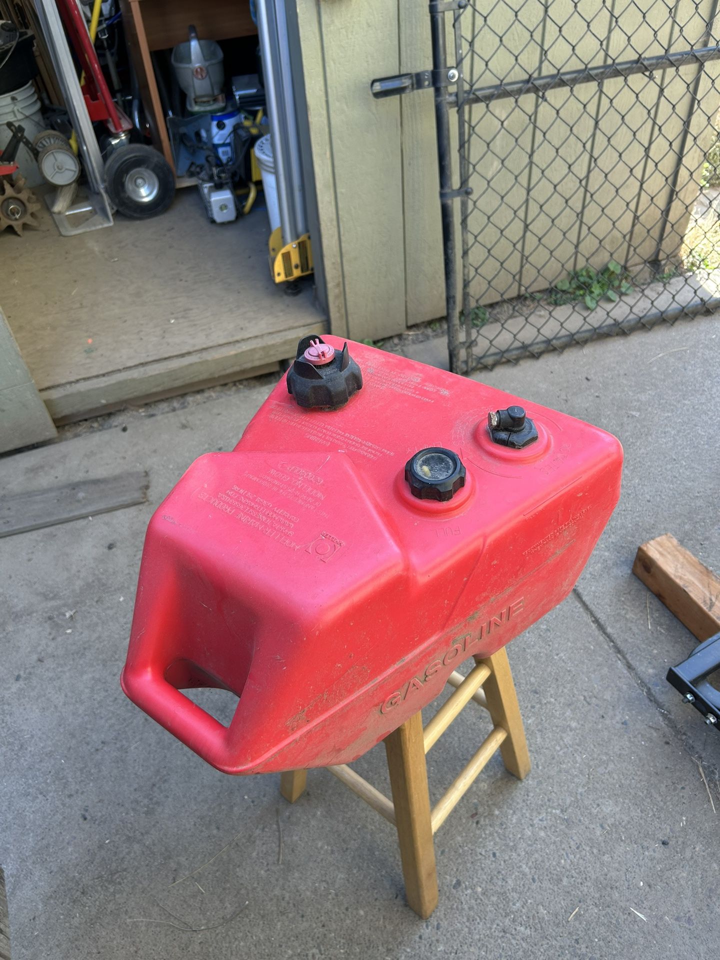 6 Gal. Moeller Marine Fuel Tank With Fuel Gage