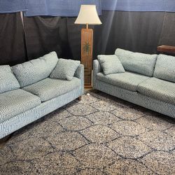 VINTAGE BLUE-GREEN PATTERN SOFA (READ ALL PLS DELIVERY AVAILABLE