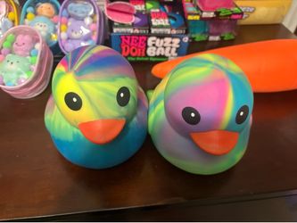 Squeeze ducks