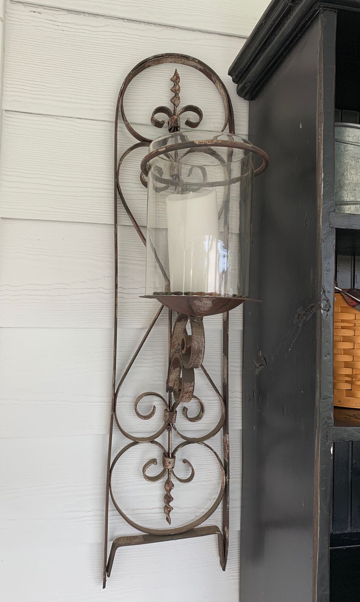 Metal wall art candle holder