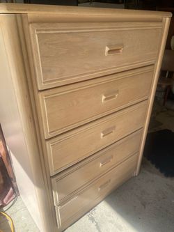 Great condition solid Lea five drawer tall chest