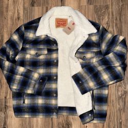 New Men’s Medium Levi’s Plaid Sherpa Jacket 
