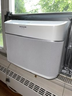 Air Conditioner Frigidaire WiFi 