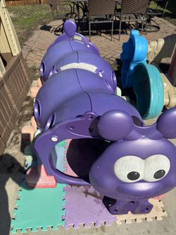 Caterpillar Tunnel